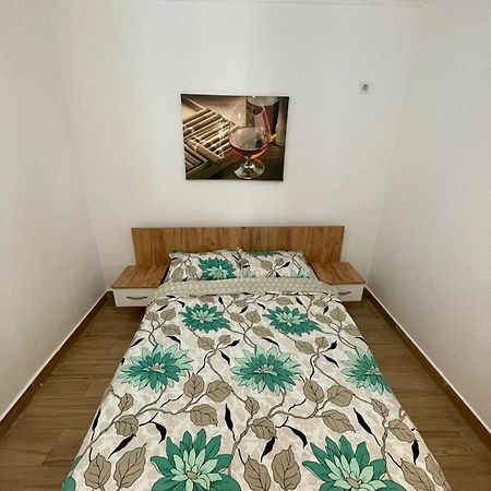 Militari Comfort Studio Roşu Zewnętrze zdjęcie