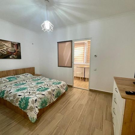 Militari Comfort Studio Roşu Zewnętrze zdjęcie