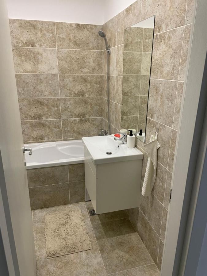 Militari Comfort Studio Roşu Zewnętrze zdjęcie