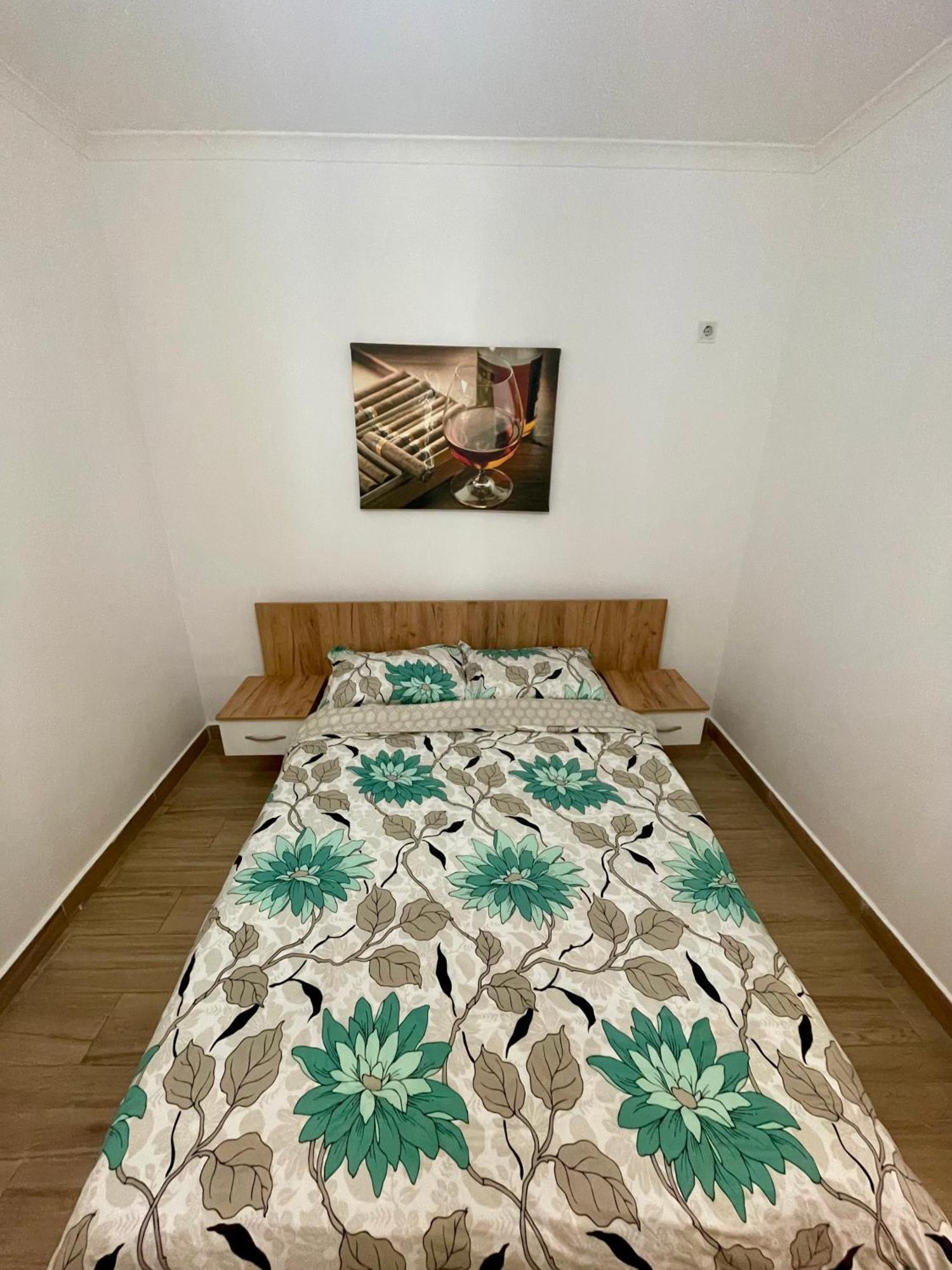 Militari Comfort Studio Roşu Zewnętrze zdjęcie