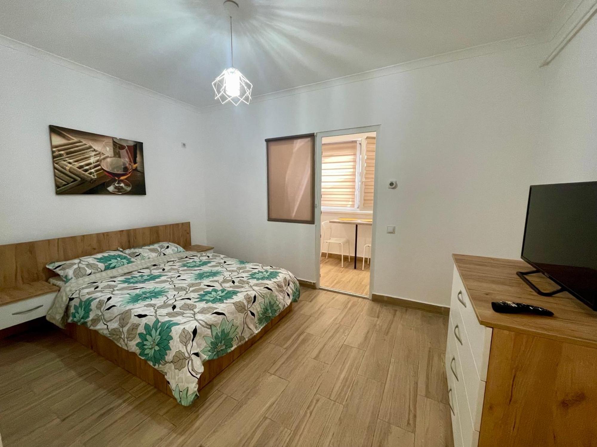 Militari Comfort Studio Roşu Zewnętrze zdjęcie